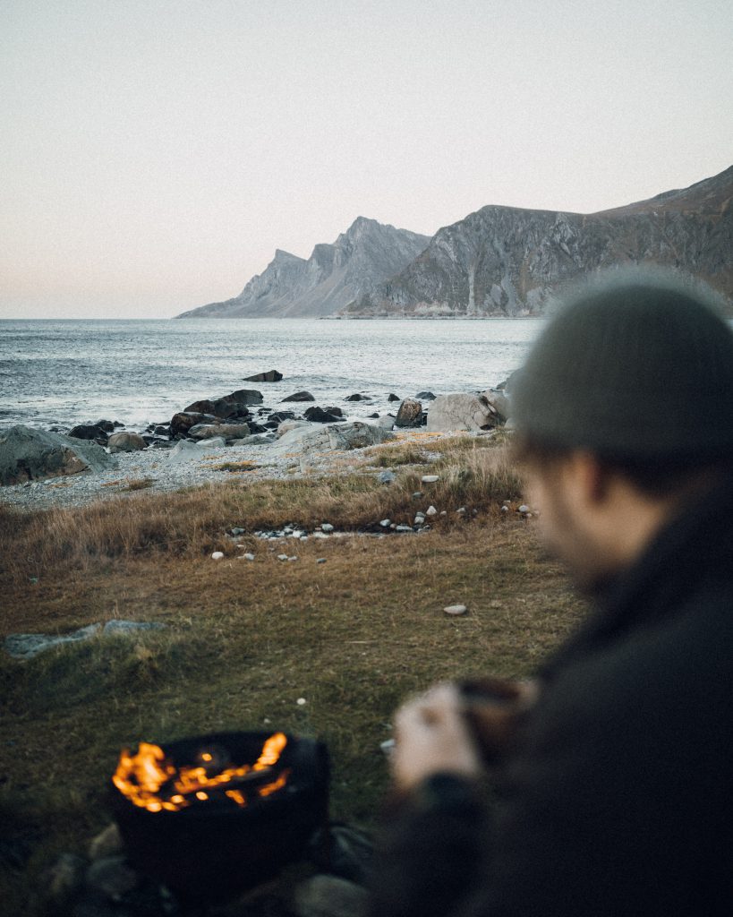 Open fire by the ocean, photo by Daniel Taipale