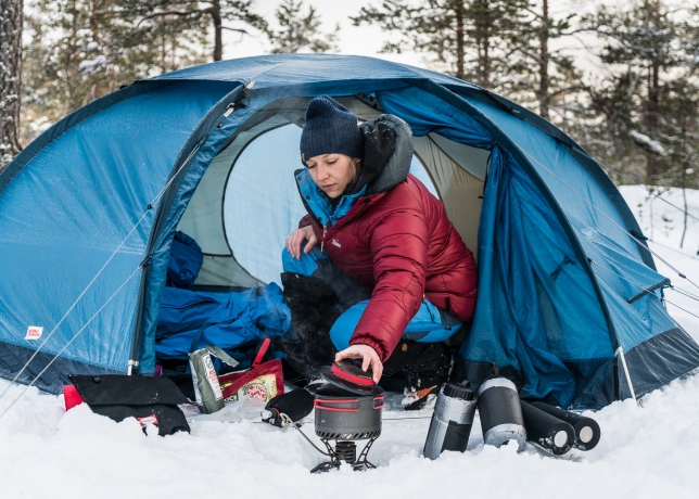 Sofia Johansson winter camping, fjällräven tent
